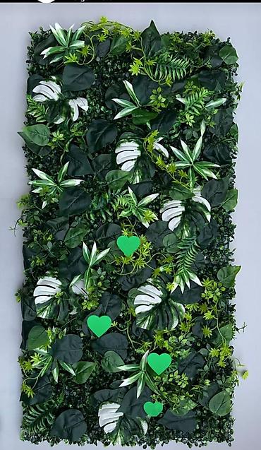 Süni güllər: Müxtəlif süni bitkilərdən ibarət dekorativ divar paneli. Bu panellər — 2