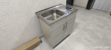 бу раковина с тумбой: Продаю мойку двойная широкая, как новая с ножками