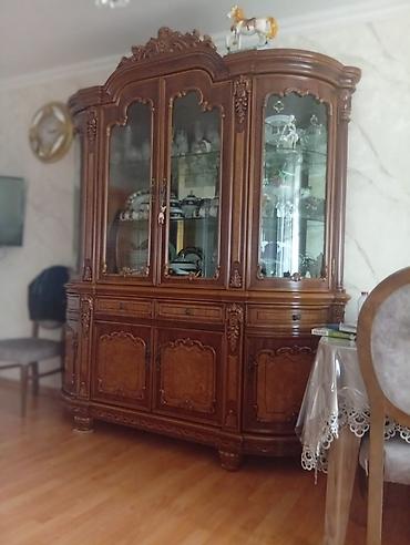 Mebel: Klassik üslubda vitrin-bufet - Material: təbii ağac karkas, relyefli — 2