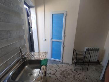 продом дом: Сдаётся небольшая квартира с отдельным входом. цена 25000, 5000