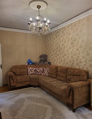 Mebel: Divan satilir 340Azn.Acilir carpayi olur.Bazalidir her terefden — 2