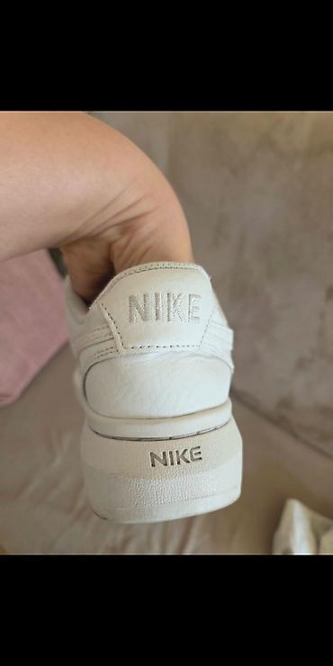 nike canta: Nike qadın krossovkası, original – tam ağ rəng, 38 ölçü, az geyinilib — 3