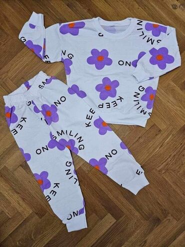 Ostale dečije stvari: Prelepe trenerke za devojčice NOVO 2700 Do 10 idu Pitati za dostupne — 1