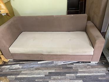 Divanlar: İki rəngli divan - Dizayn: Minimalist, düz xətli korpus; yanlardan — 1