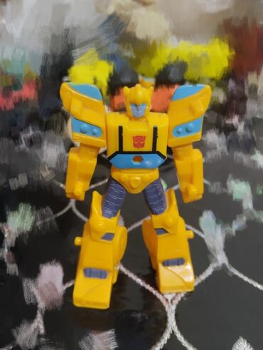 usag oyuncaqlari: Transformers karakteri. 2 ədəd var. Oynayacaq Vəziyətdədir. 3AZN(bir