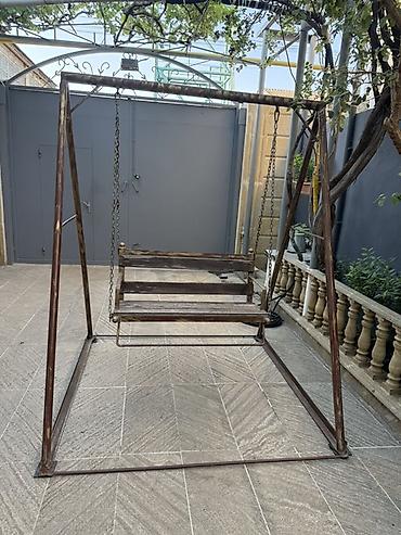 Metaldan bağ yelləncəyi - Konstruksiya: Kvadrat profilli polad