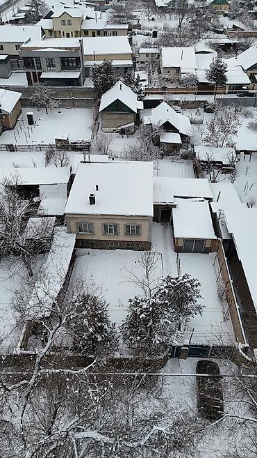 Продажа коттеджей и домов: 🏡 Продаётся дом в Новопавловке 📍 Адрес: ул. Школьная, 28 📐 Общая — 9