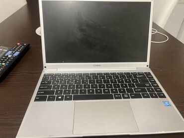 Monitorlar: AMD A8, 13.3 "