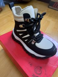 женские брендовые туфли недорого: Зимний 500 сом Жаны Местаны жапканыма. Байланыштуу. Оз баасынан