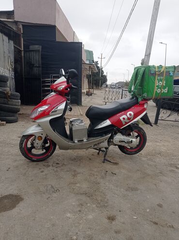 Mopedlər,skuterlər: - R9 Racing — 9