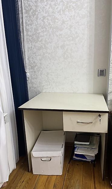 ev stolu: Düz masa, Polkalı, Siyirməli, Sadə laminat, Zəmanətsiz, Kredit yoxdur — 1