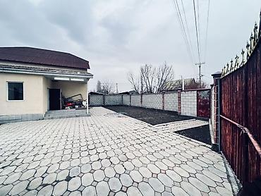Продажа коттеджей и домов: 🏡 **СРОЧНО ПРОДАЁТСЯ ДОМ** 📍 Район: Калыс-Ордо ж/м 🏠 Комнаты: 5 📐 — 5