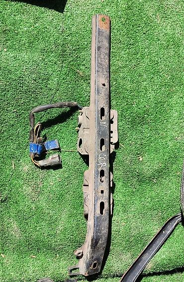 Решетки радиатора: Решетка радиатора Б/у, Оригинал — 17