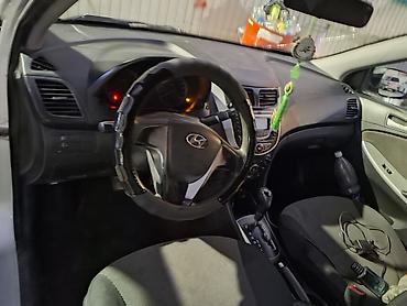 sprinter 4 4: Hyundai Accent: 2013 г., 1.6 л, Автомат, Бензин, Седан — 8