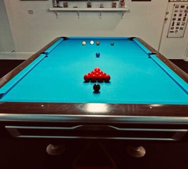 Billiard Tables: Brunswick Gold Crown V full size American Pool Table 9ft. This is