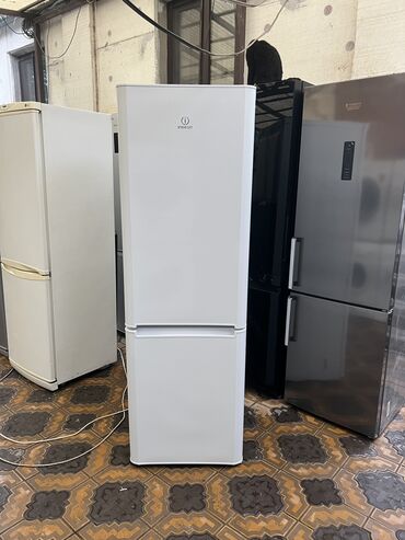Холодильники: Холодильник Indesit, Б/у, Двухкамерный, No frost, 60 * 185 * 60