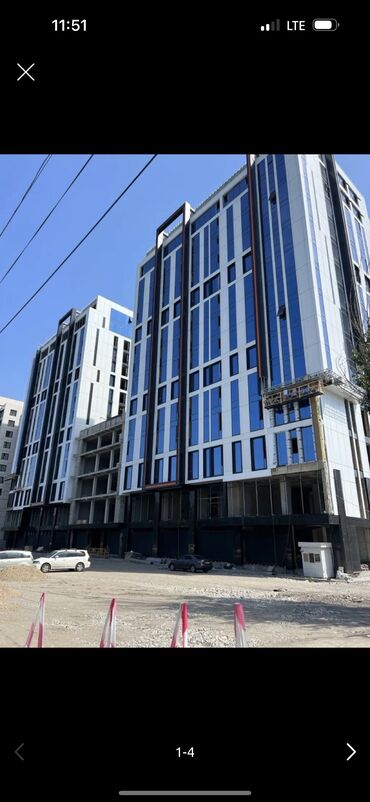 Офисы: Сдаю Офис, 180 м², В бизнес центре, С видом на горы, 1 линия, С отдельным сан узлом