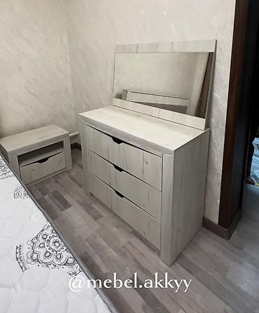 Спальные гарнитуры: Спальный гарнитур «Элегант 4» Состав комплекта: - Двуспальная кровать — 8