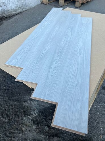 Laminat: Türkiyə istehsalı olan 10mm laminat — 9