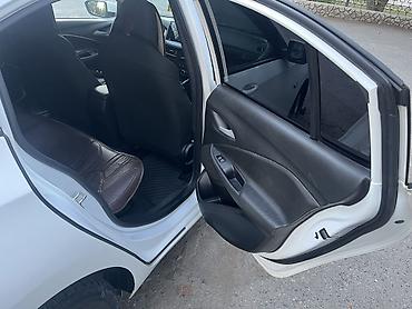 bmw 5 e60: Chevrolet Onix: 2021 г., 1 л, Автомат, Бензин, Седан — 9