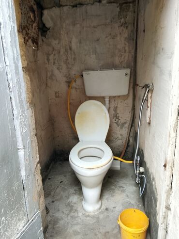 Həyət evləri və villaların satışı: 3 otaqlı, 180 kv. m, Orta təmir — 15