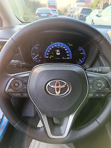 d 4d: Toyota Corolla: 2019 г., 1.8 л, Вариатор, Гибрид, Седан — 8