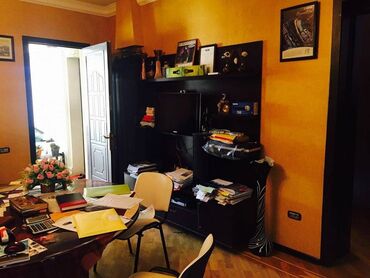 Ofislər: Nəsimi rayonu, “Cəlil Məmmədquluzadə” küçəsində, “AzərTürk Bank”a — 9