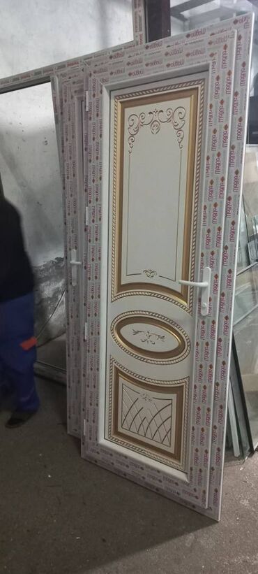 пластик: Plastik hamam qapısı 1 eded -150 manat ag 1 eded -250 manat rengli