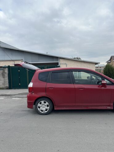 хонда фит жас: Honda Fit: 2005 г., 1.3 л, Вариатор, Бензин, Хетчбек