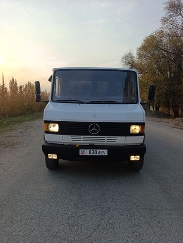 шины для фронтальных погрузчиков: Mercedes-Benz : 1993 г., 4 л, Механика, Бензин, Пикап