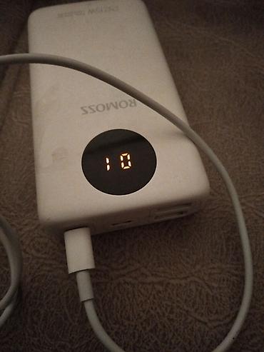 airdots powerbank: ROMOSS daşınan enerji bloku (power bank) - Rəng: ağ - Göstərici — 1