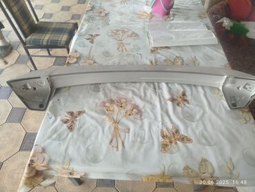 купить ткань для перетяжки салона авто: Продаю спойлер Мазда Демио