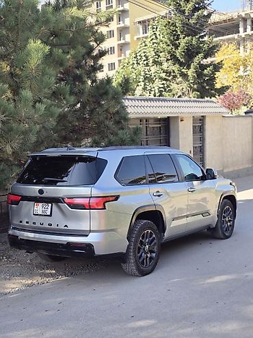 секуа: Toyota Sequoia: 2024 г., 3.5 л, Гибрид, Внедорожник — 6