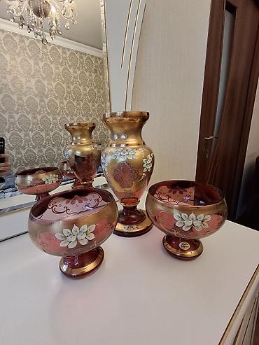 Bohemia güldan və 2 ədəd konfet qabı.Konfet qablarının qızılısı azca lalafo.az -da Bohemia güldan və 2 ədəd konfet qabı.Konfet qablarının qızılısı azca