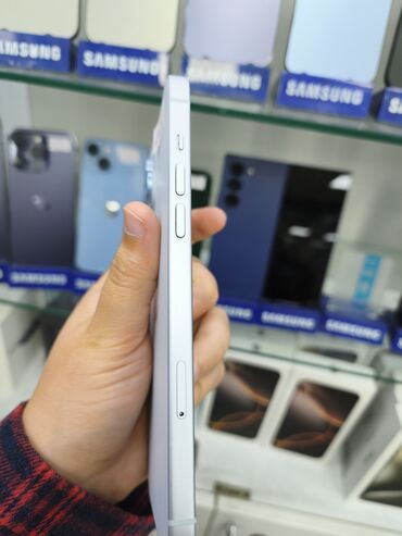 Apple iPhone: IPhone 15, 128 GB, Ağ, Simsiz şarj — 8