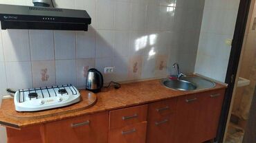 Долгосрочная аренда домов: 40 м², 2 комнаты, Утепленный, Бронированные двери, Парковка