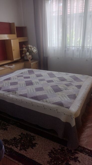 prodaja polovnog namestaja zemun beograd na facebooku – слике: Polovna spavaca soba - 250€
Broj tel