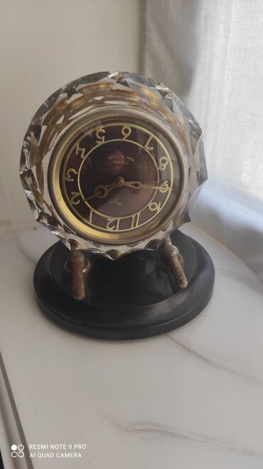 nömrə gedən saat: Mayak saat satılır qədimi xurustal işleyir