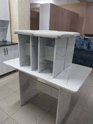 Комплекты столов и стульев: Кухонный Стол, Новый