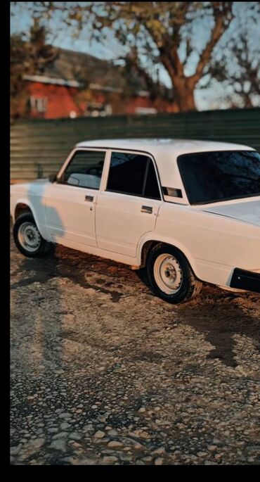 VAZ (LADA): VAZ 2107, ağ rəng, salam masnın heç bir problemi yoxdur gündelik — 6