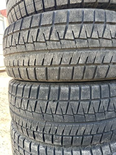 Шины: Шины 215 / 55 / R 17, Зима, Б/у, Пара, Легковые, Япония, Bridgestone