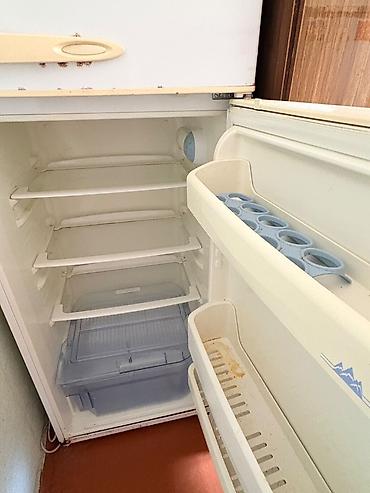 yazi makinasi: İşlənmiş 2 qapılı Beko Soyuducu Satılır, rəng - Ağ — 2
