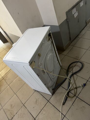 хонор 7 а: Кир жуучу машина Hotpoint Ariston, Колдонулган, Автомат, 5 кг чейин, Компакттуу