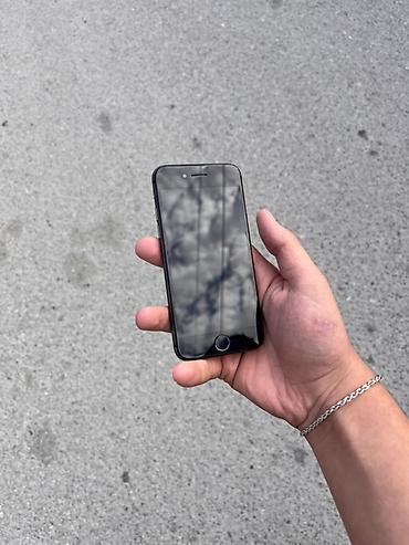 Apple iPhone: IPhone 8, 64 GB, Space Gray, Barmaq izi — 2