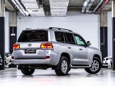 Toyota: Toyota Land Cruiser: 2021 г., 5.7 л, Автомат, Бензин, Внедорожник — 4