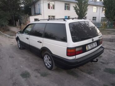 авто легковой: Volkswagen Passat: 1992 г., 1.8 л, Механика, Бензин, Универсал