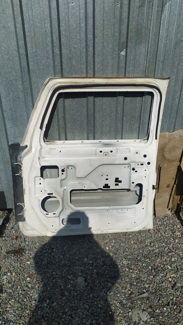 кузовные детали на фит: Передняя левая дверь Hummer 2004 г., Б/у, цвет - Белый,Оригинал