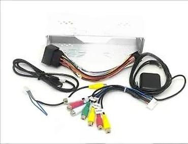 Audio oprema za auto: Multimedijalni auto plejer sa uvlačivim ekranom Karakteristike: - — 10