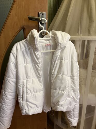 alt paltarı kupalniklər: Женская куртка S (EU 36)