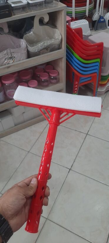 Digər nəqliyyat: Polsilen
temizlik araba
tekerli polvedresi — 9